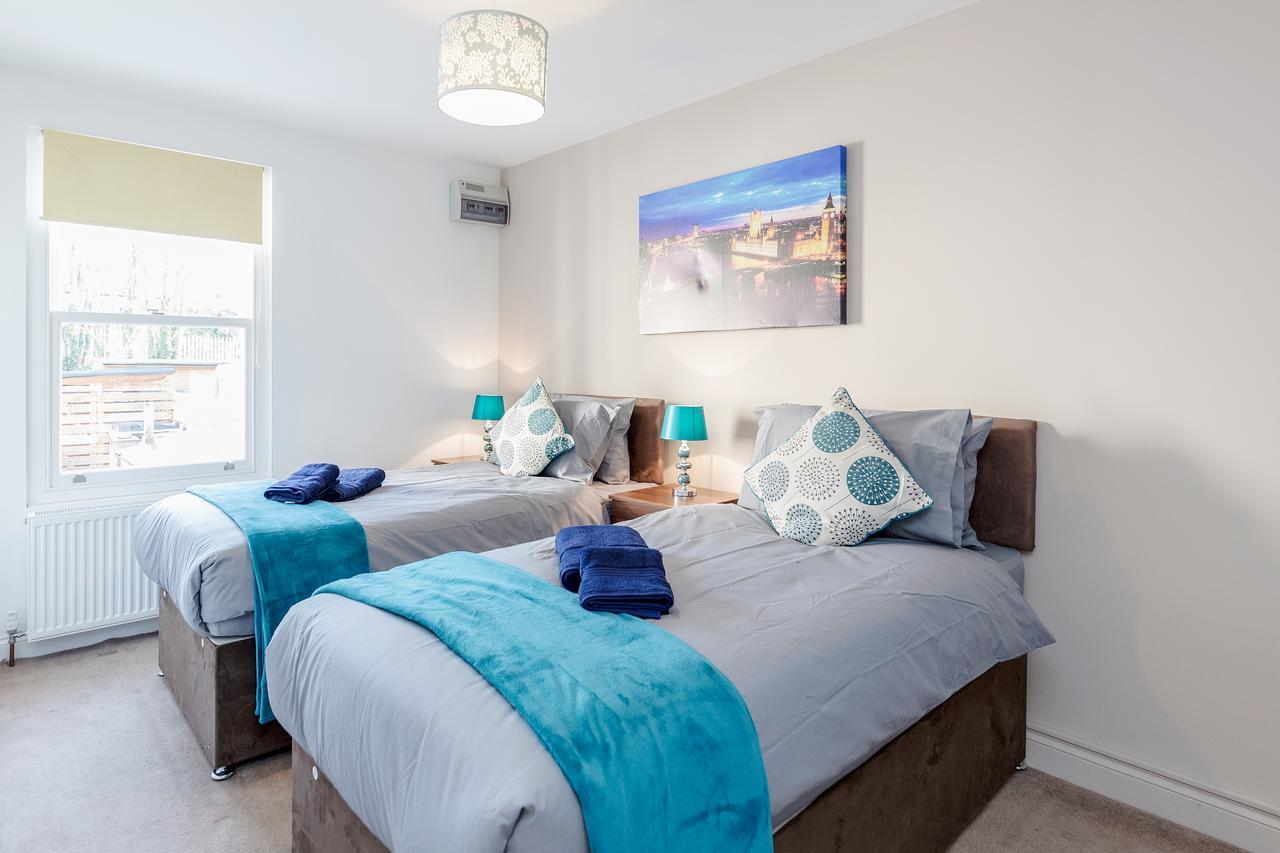 Watford Junction Apartment Екстериор снимка