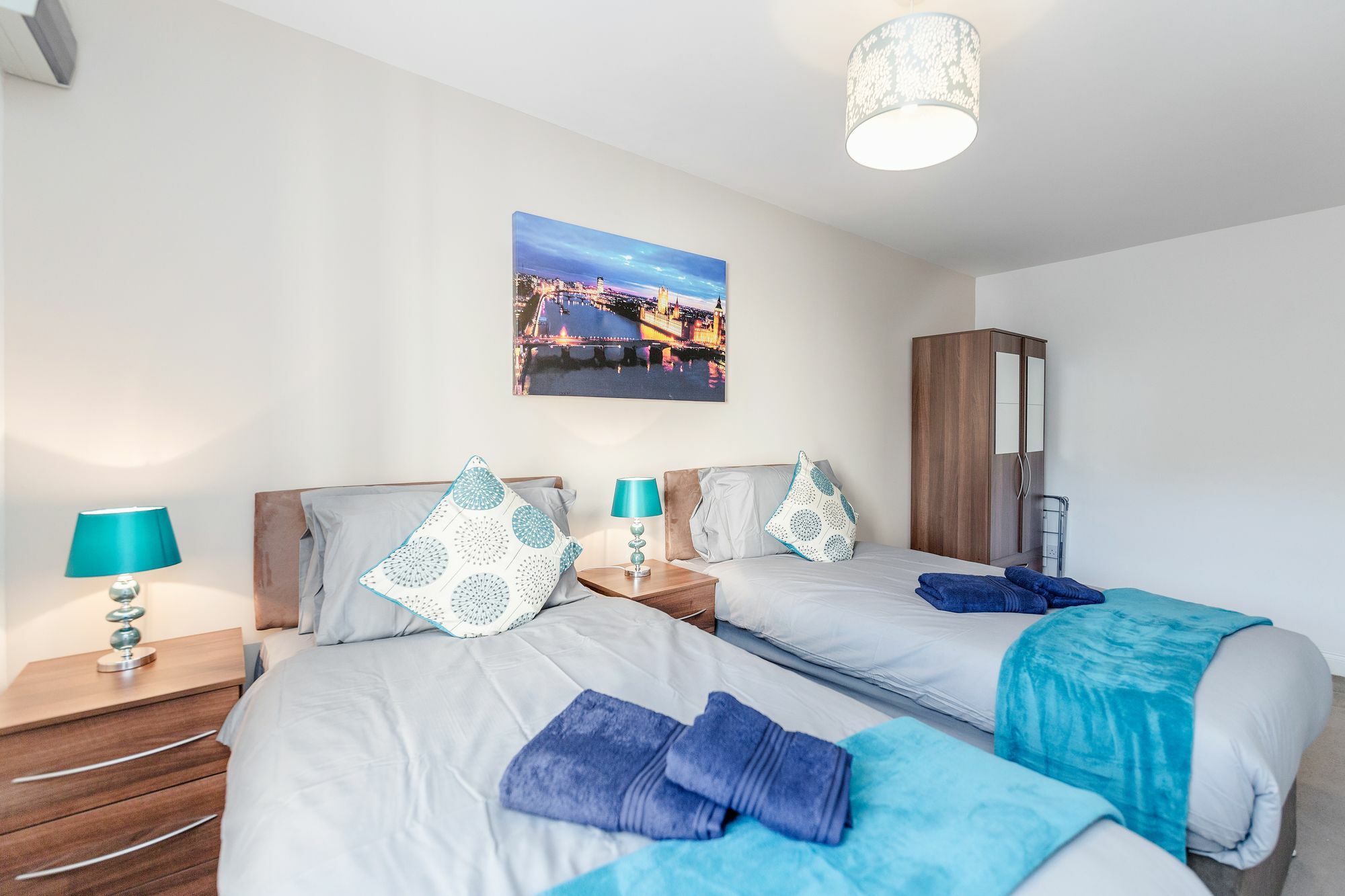 Watford Junction Apartment Екстериор снимка
